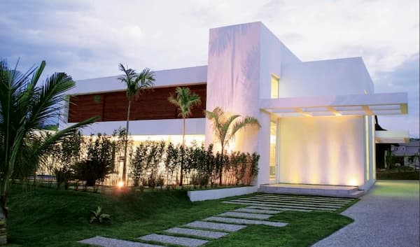 Fachada de Casa Americana Grande e Moderna Fachada de Casa Americana Grande e Moderna