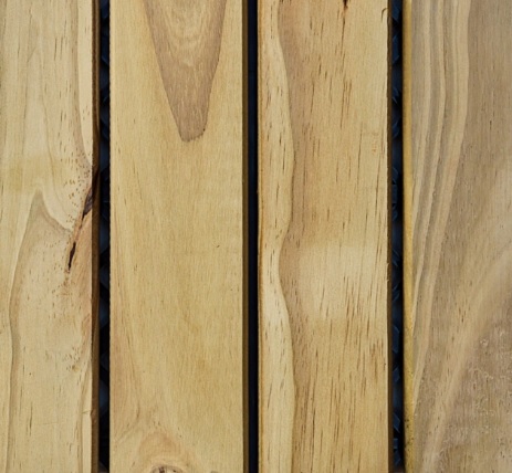 Deck de Madeira Modular Isabela com base plástica 30cm x 30cm (Placa) Pinus Tratado