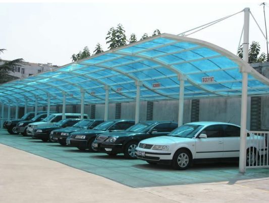 Garagem em policarbonato para vários carros