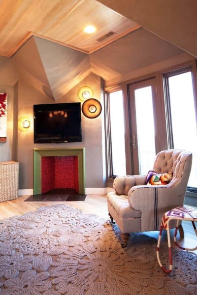 Grande modelo de tapete de crochê moderno para se usar em uma sala de estar