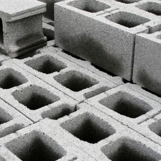 Bloco cerâmico ou concreto